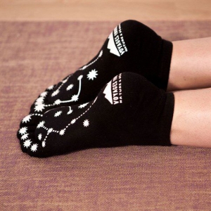 chaussettes-yoga-anti-derapantes-nature-et-decouvertes
