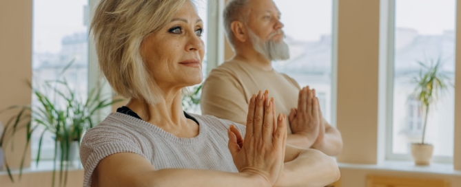 yoga pour personnes âgées
